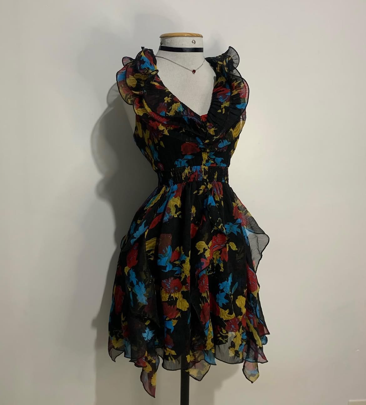 Vestido Preto Florido Garimpo