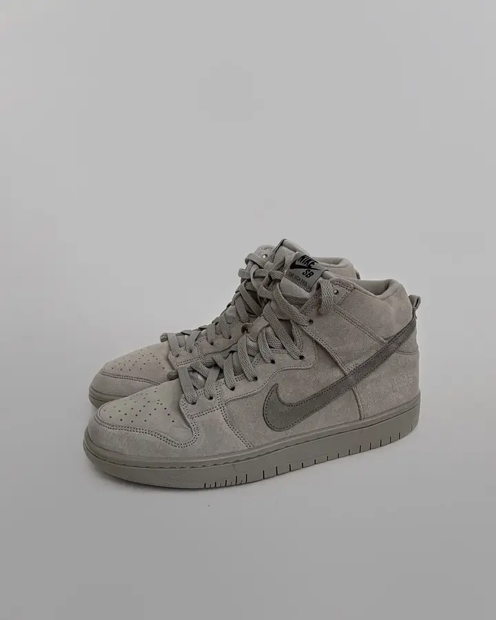 Tenis Nike Dunk High Reigning Champ Cinza