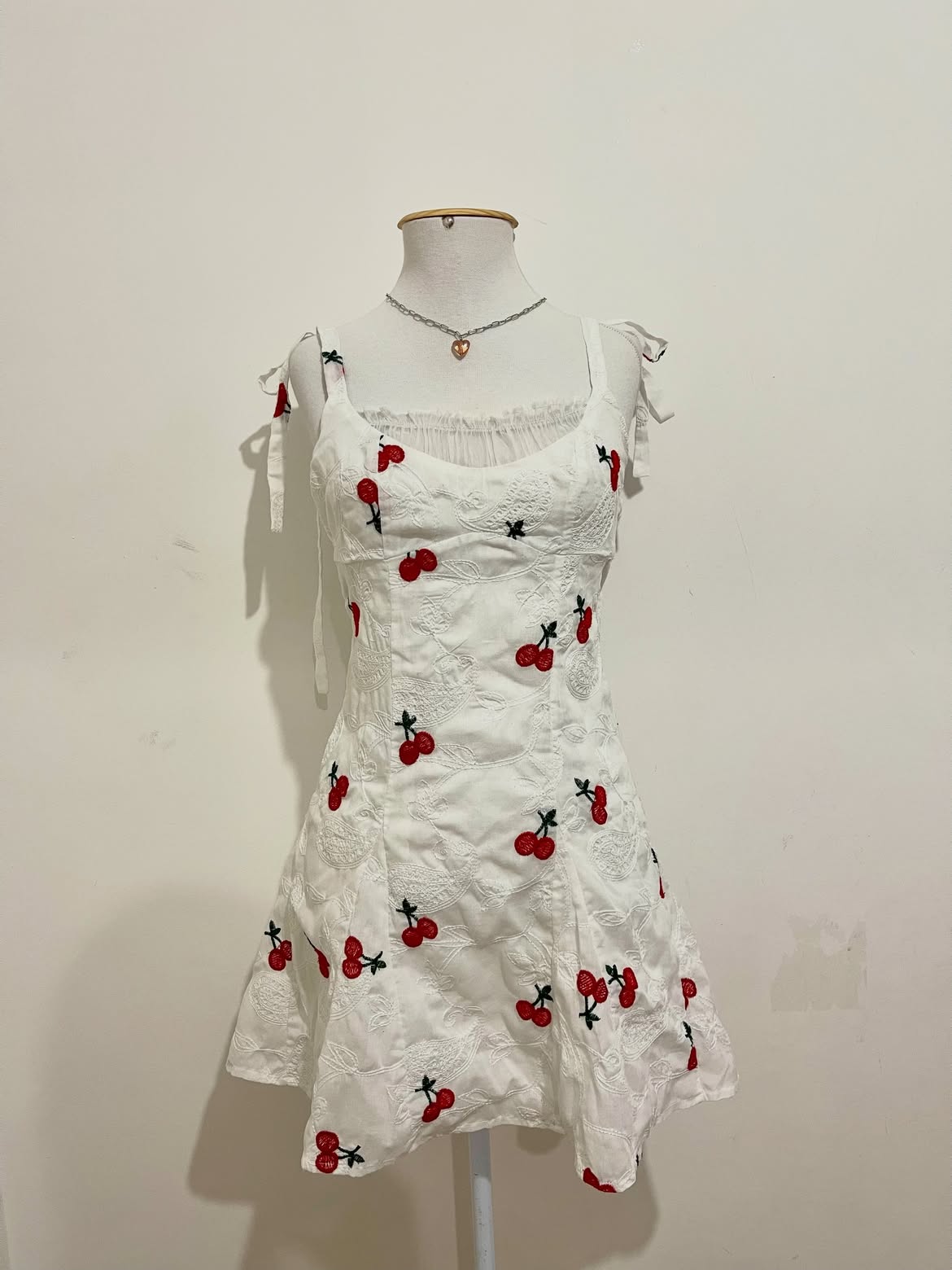 Vestido Branco Cereja P/M